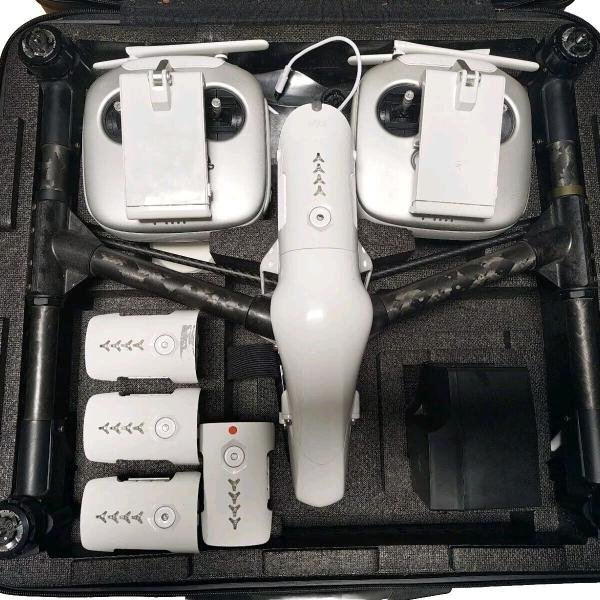 DJI Inspire 1 + dual remote control + 4 batteries & charging station